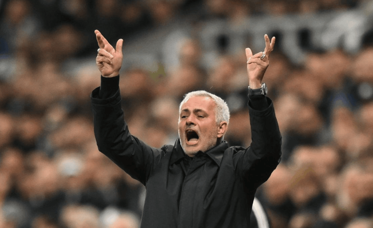 7-2！6-1！欧冠疯狂一夜，巴黎巴萨狂胜，穆帅惨败，马竞溃败